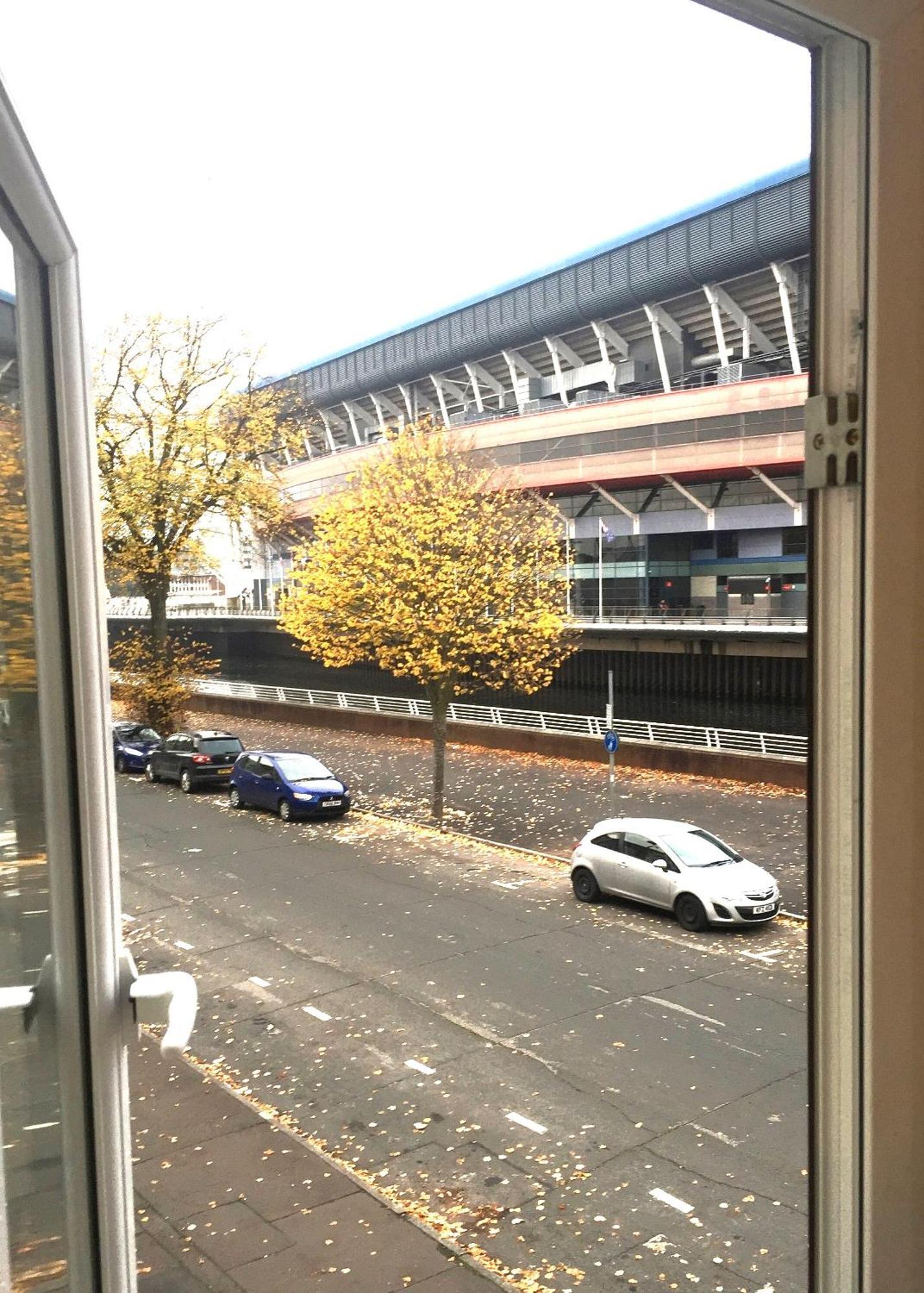 1 Fitzhamon Embankment Apartments Opposite Principality Stadium - Long Stay Offer Кардиф Екстериор снимка