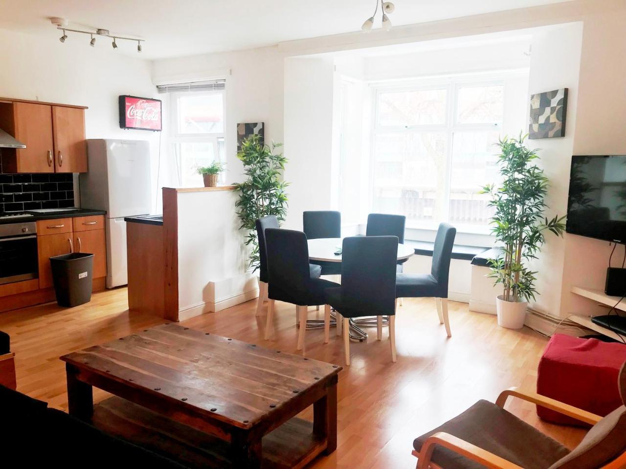1 Fitzhamon Embankment Apartments Opposite Principality Stadium - Long Stay Offer Кардиф Екстериор снимка