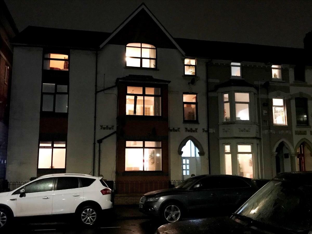 1 Fitzhamon Embankment Apartments Opposite Principality Stadium - Long Stay Offer Кардиф Екстериор снимка